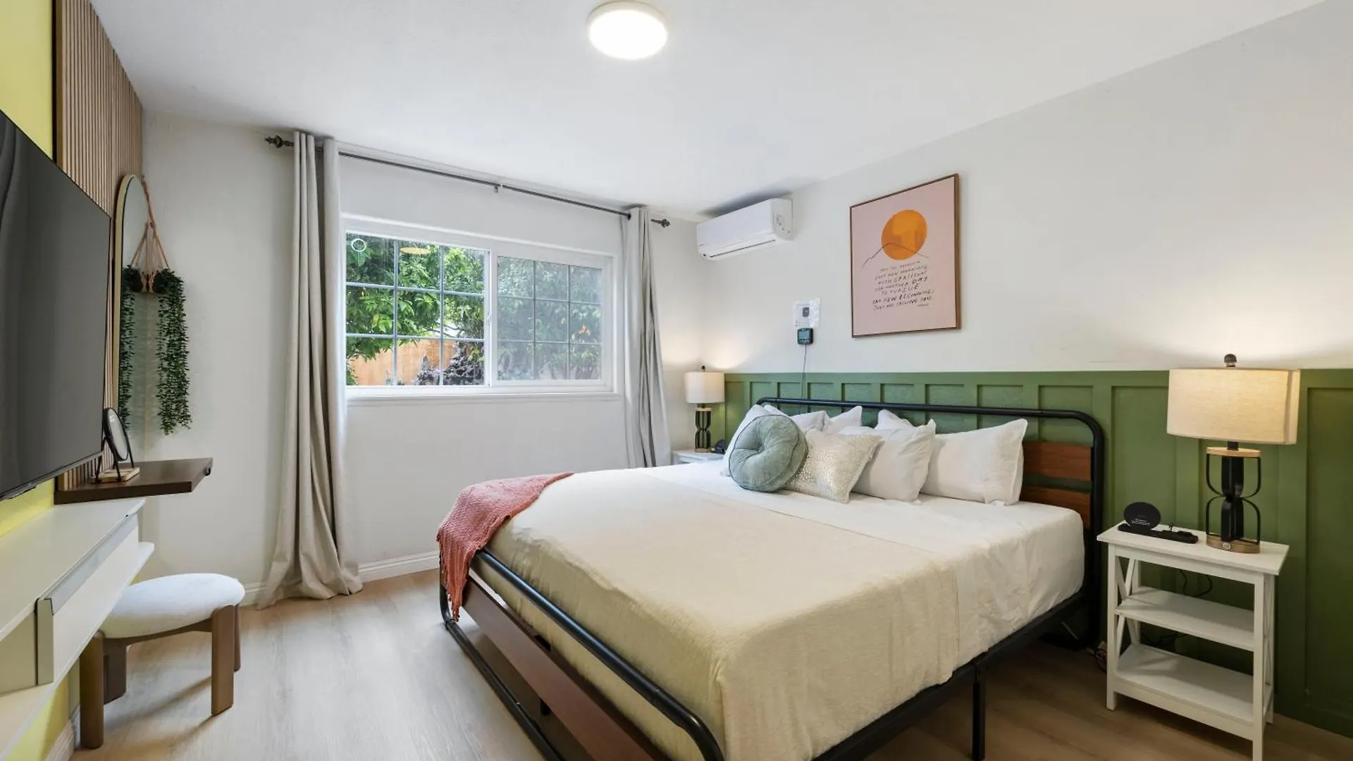 Holiday home 100% Private, Kingbed- Southcoast/Newport/Disney Costa Mesa